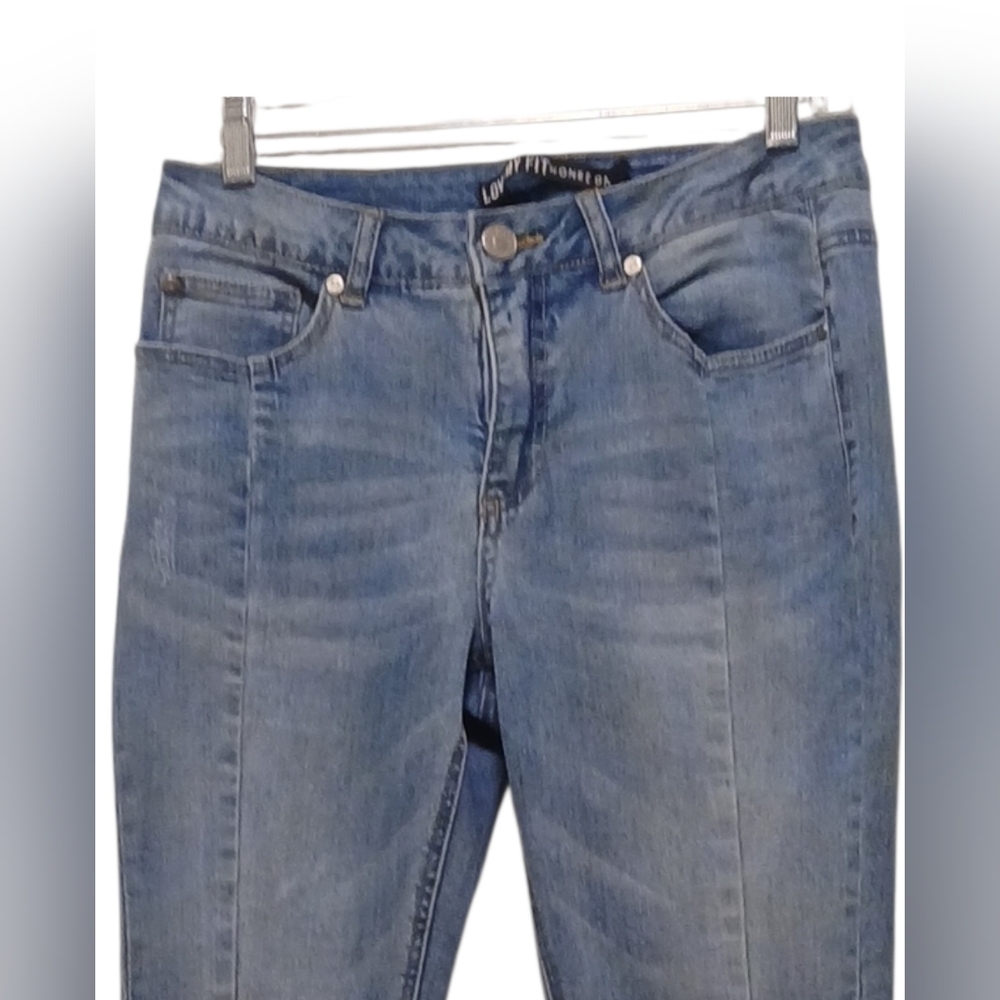 One 5 One - Distressed Jeans W/ Faux Pearls & Diamond Embellishments, Lite Wash, - Picture 4 of 7